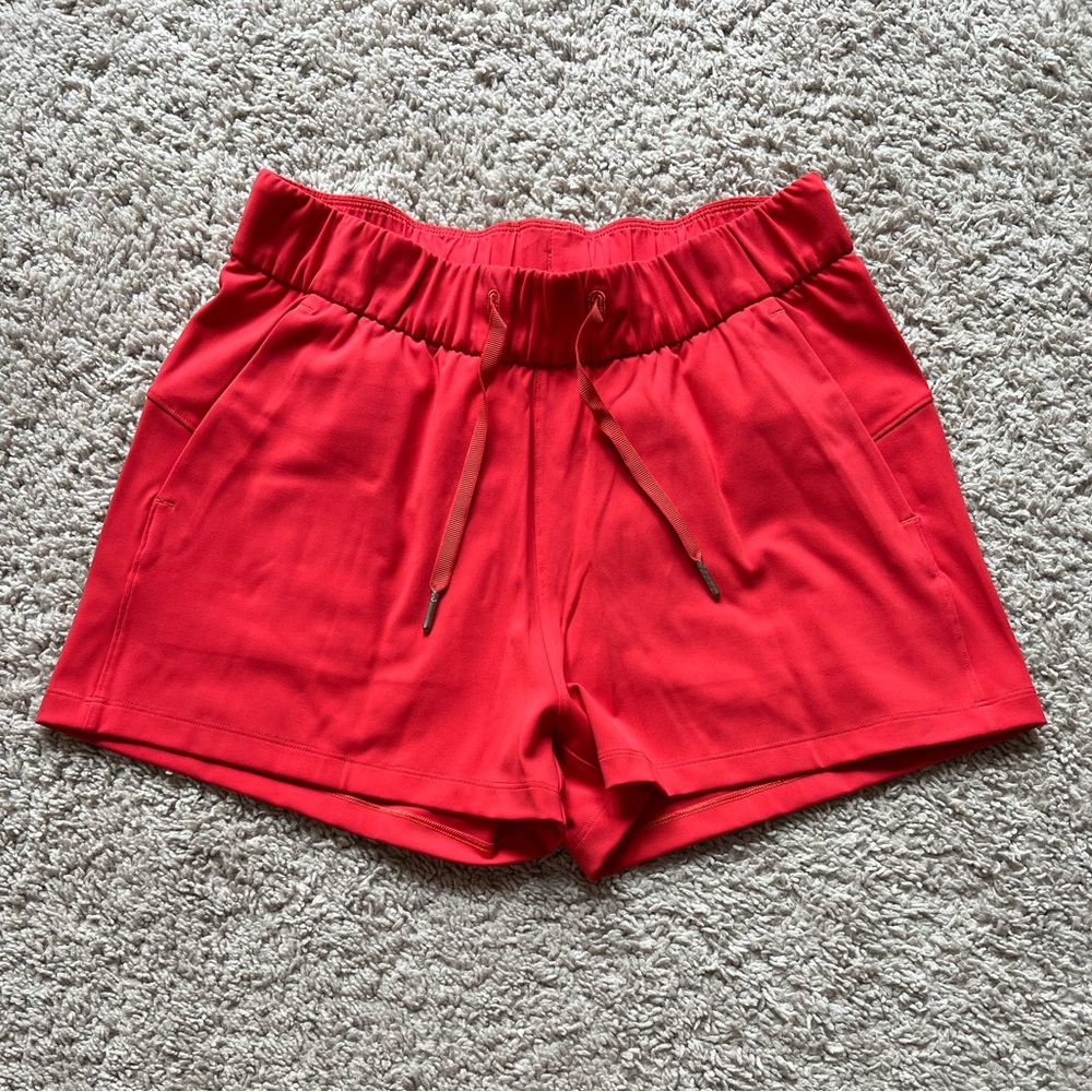 Lululemon On the Fly Mid-Rise short